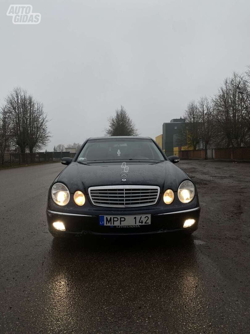 Mercedes-Benz E 220 2002 г Седан