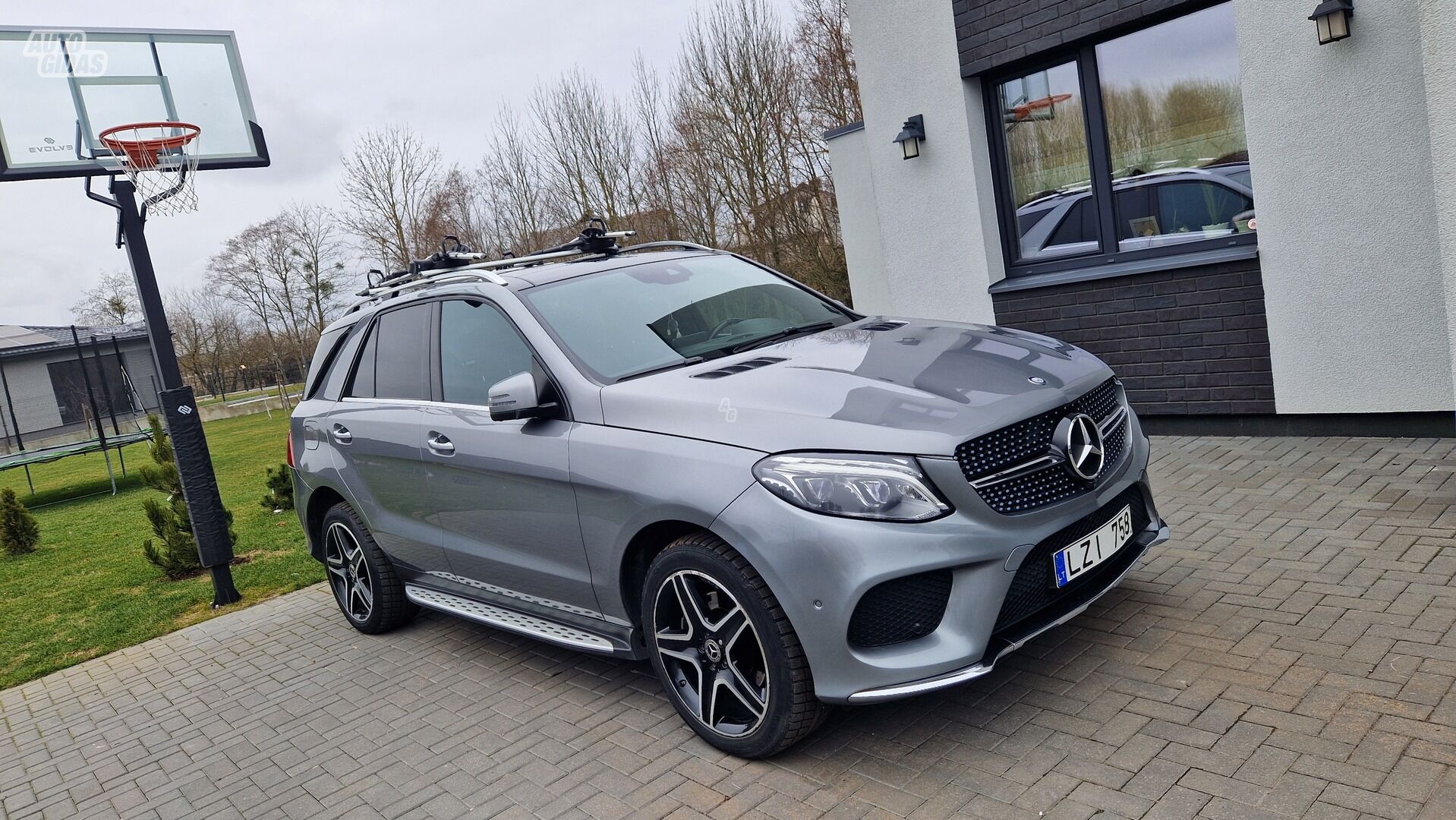 Mercedes-Benz GLE 350 2016 г Внедорожник / Кроссовер