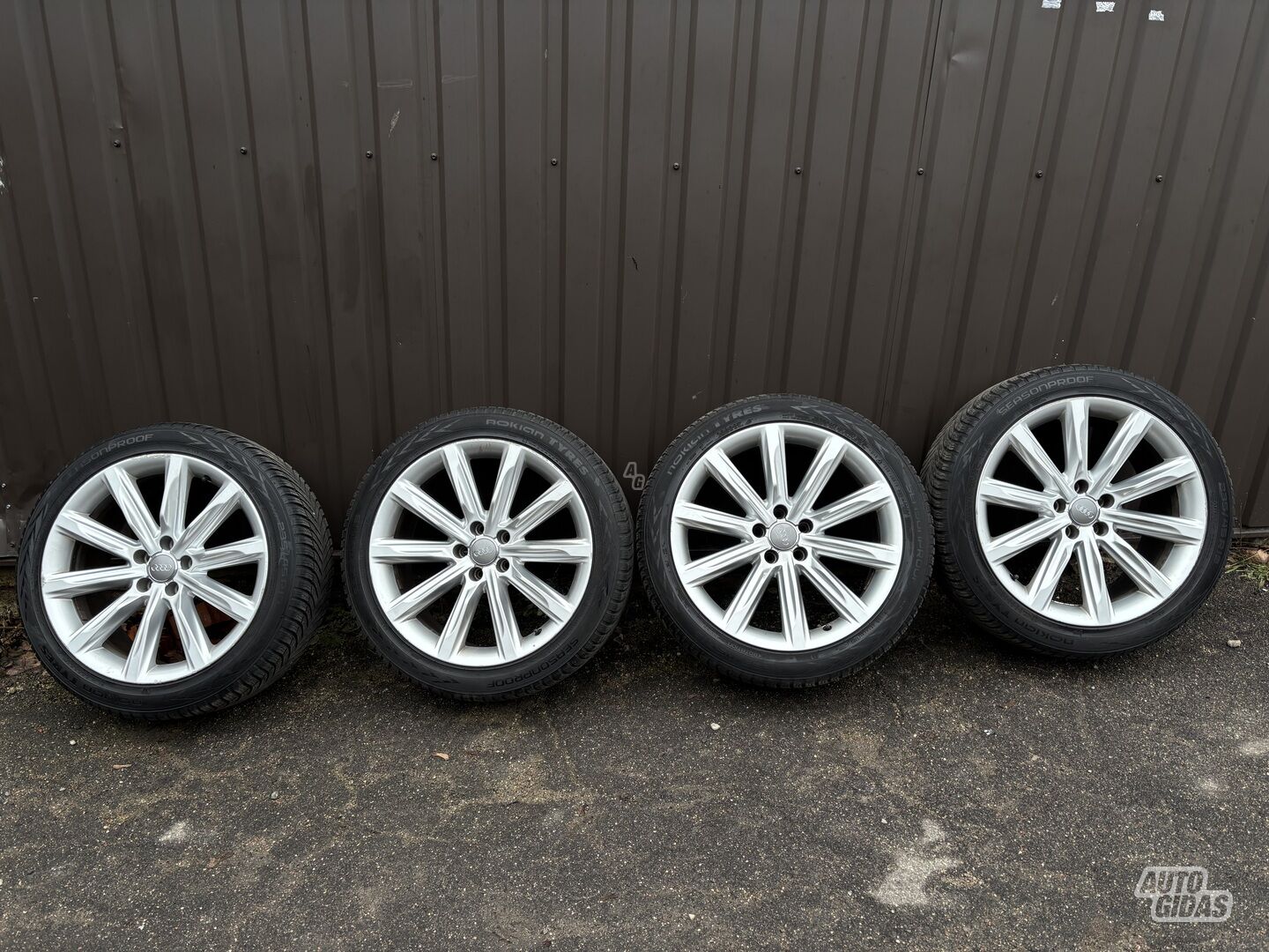 Audi A7 light alloy R19 rims