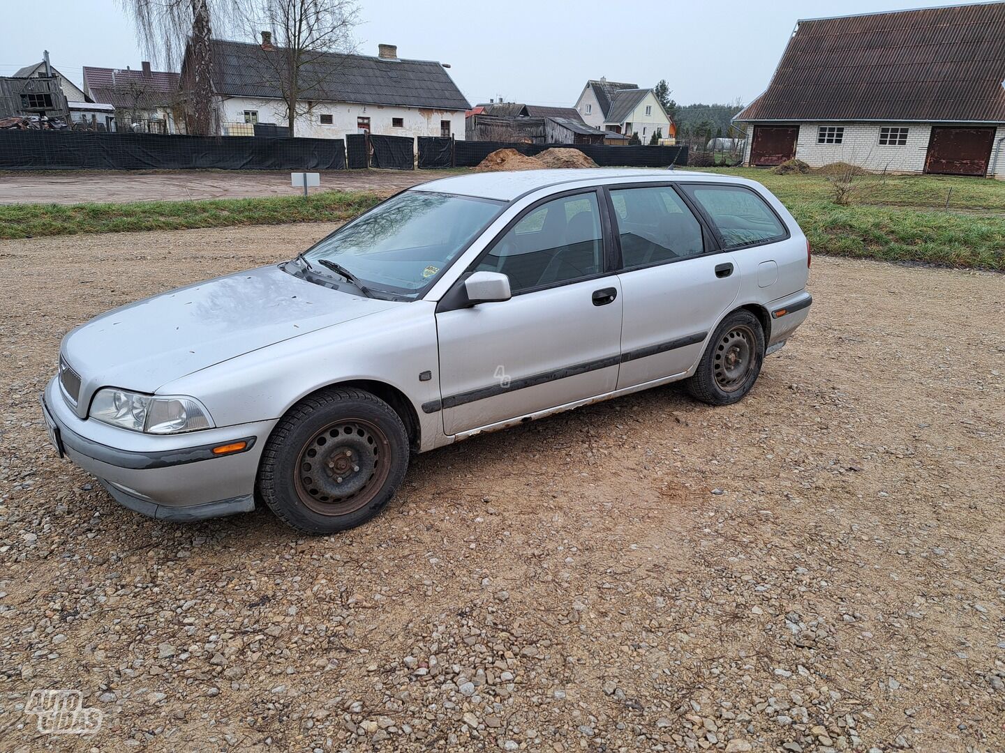 Volvo V40 1999 m Universalas