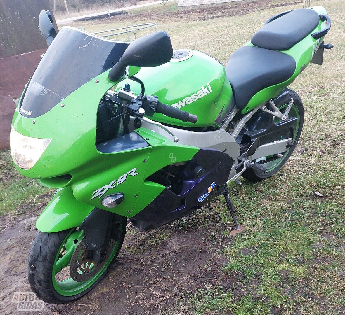 Kawasaki ZX-9R 1999 y Sport / Superbike motorcycle