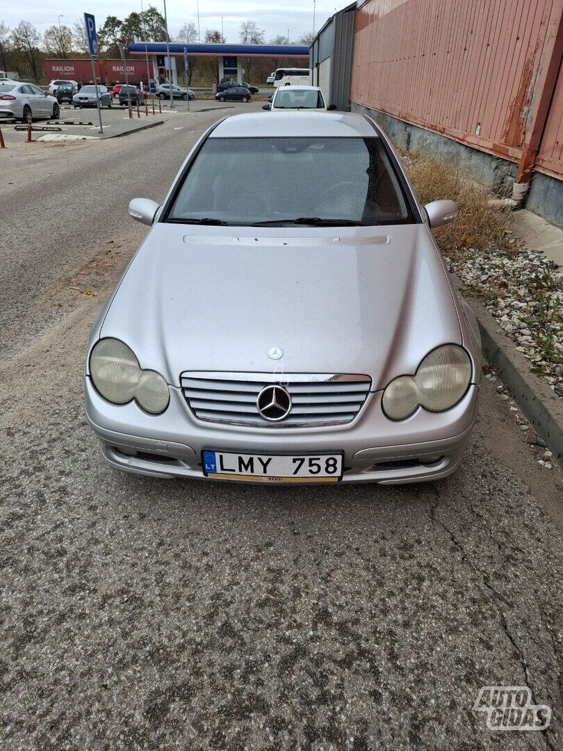 Mercedes-Benz C 230 2001 y Coupe