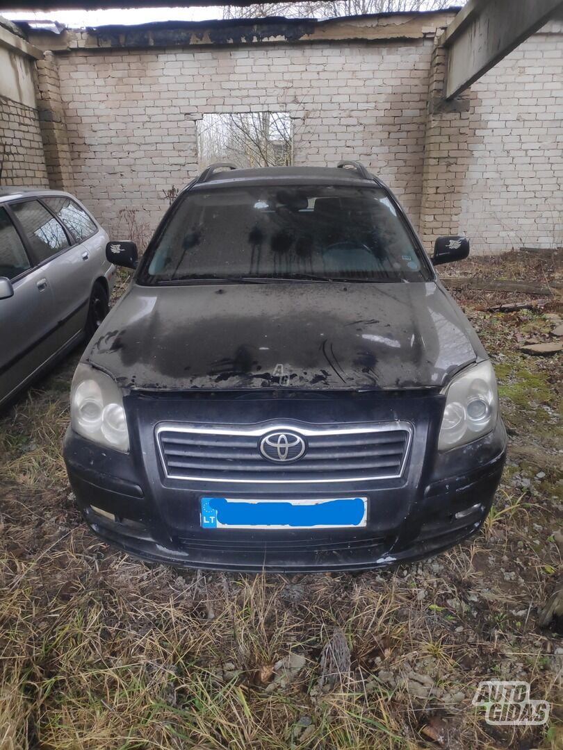 Toyota Avensis II 2005 г запчясти