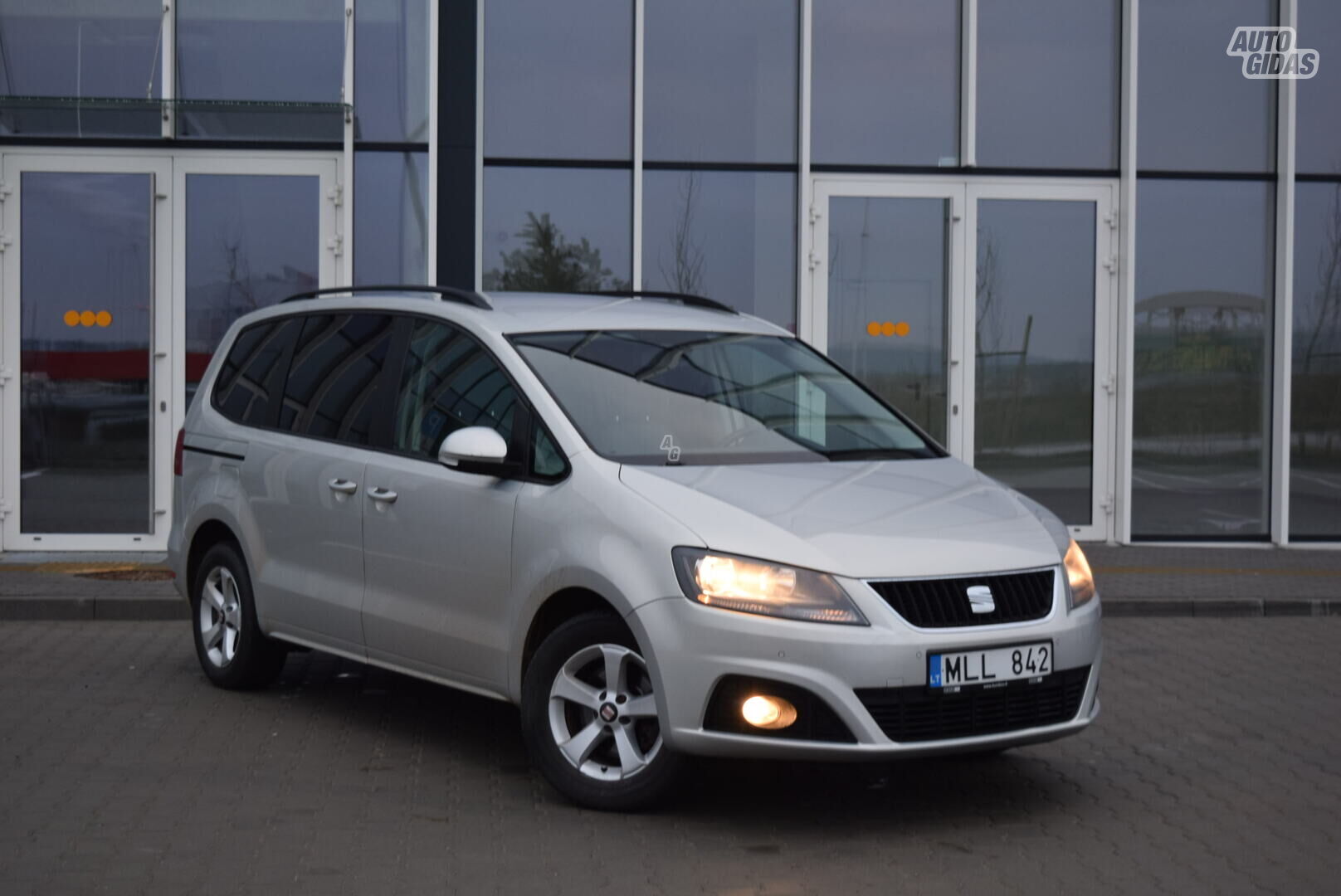 Seat Alhambra 2010 y Van