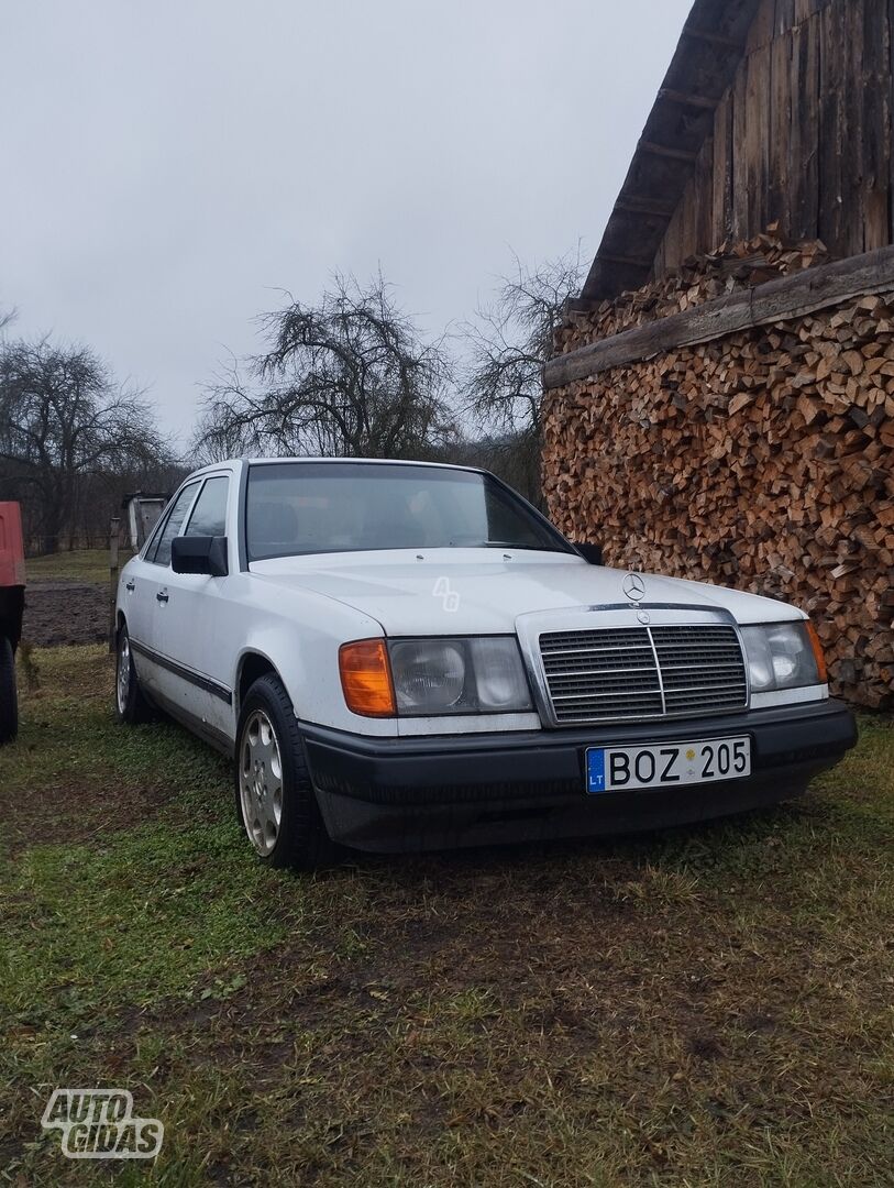 Mercedes-Benz W124 1989 г Седан