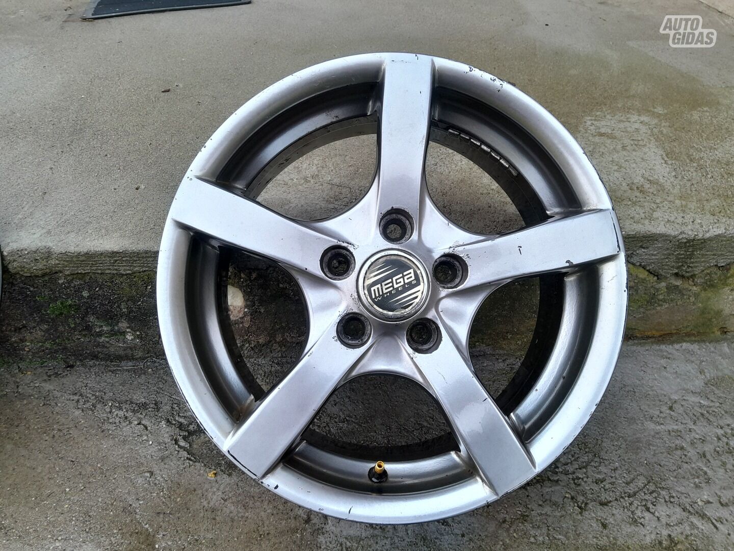 Light alloy R15 rims