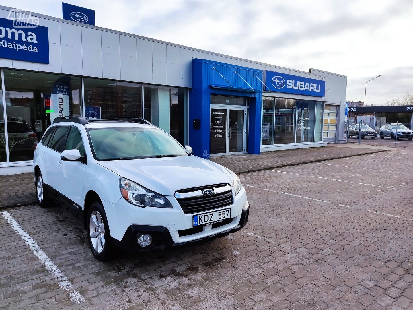 Subaru OUTBACK 2013 y Off-road / Crossover