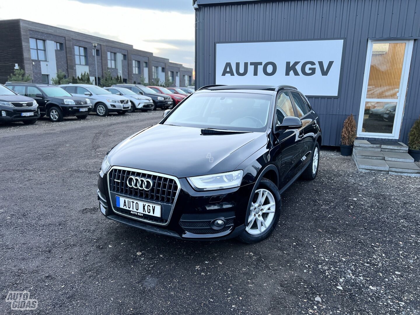 Audi Q3 2013 y Off-road / Crossover