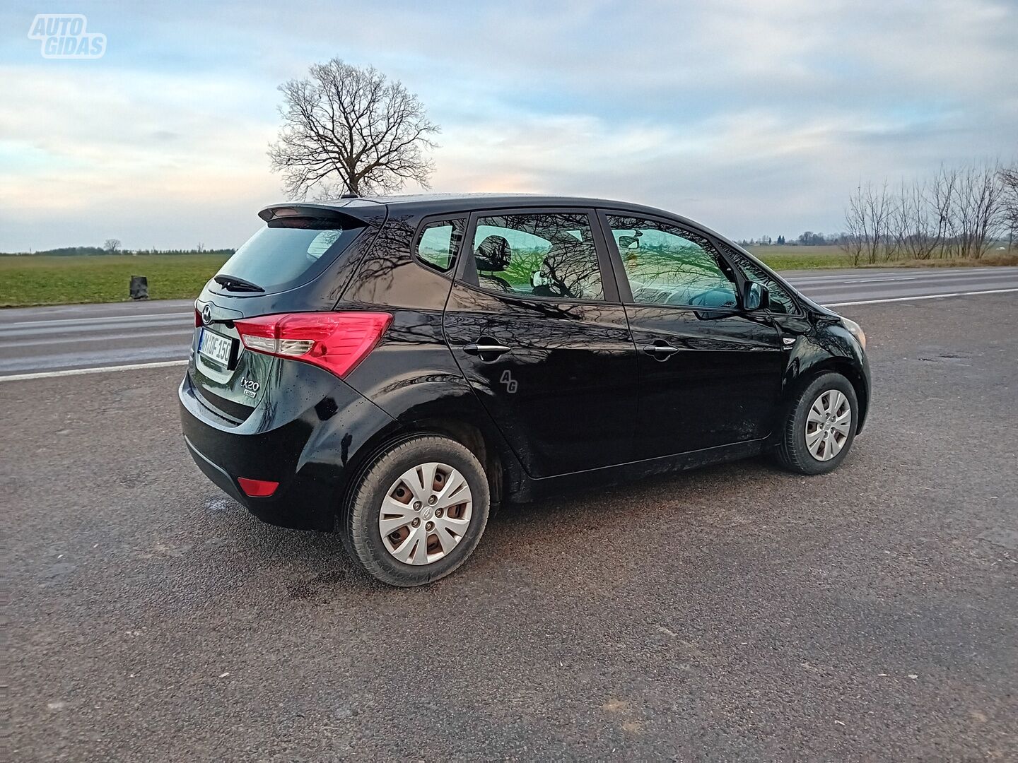 Hyundai ix20 2013 y Hatchback