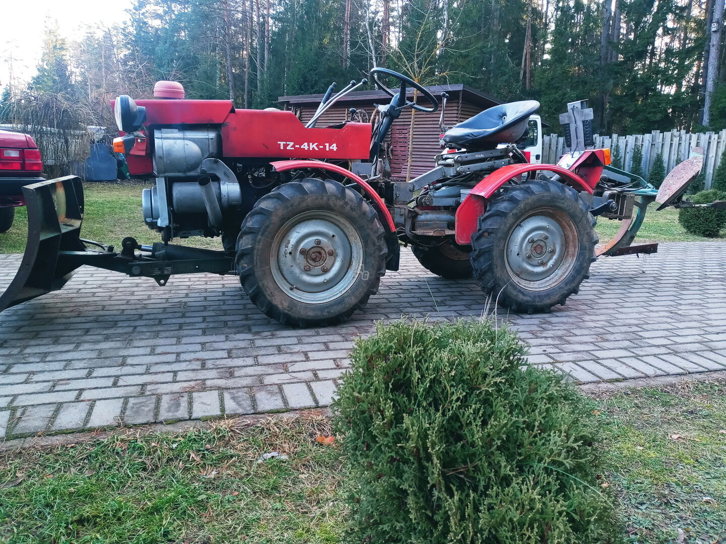 TZ TZ-4K-14 1988 y Tractor