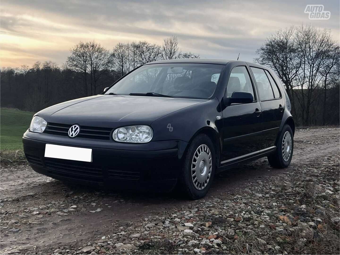 Volkswagen Golf 2002 г Хэтчбек