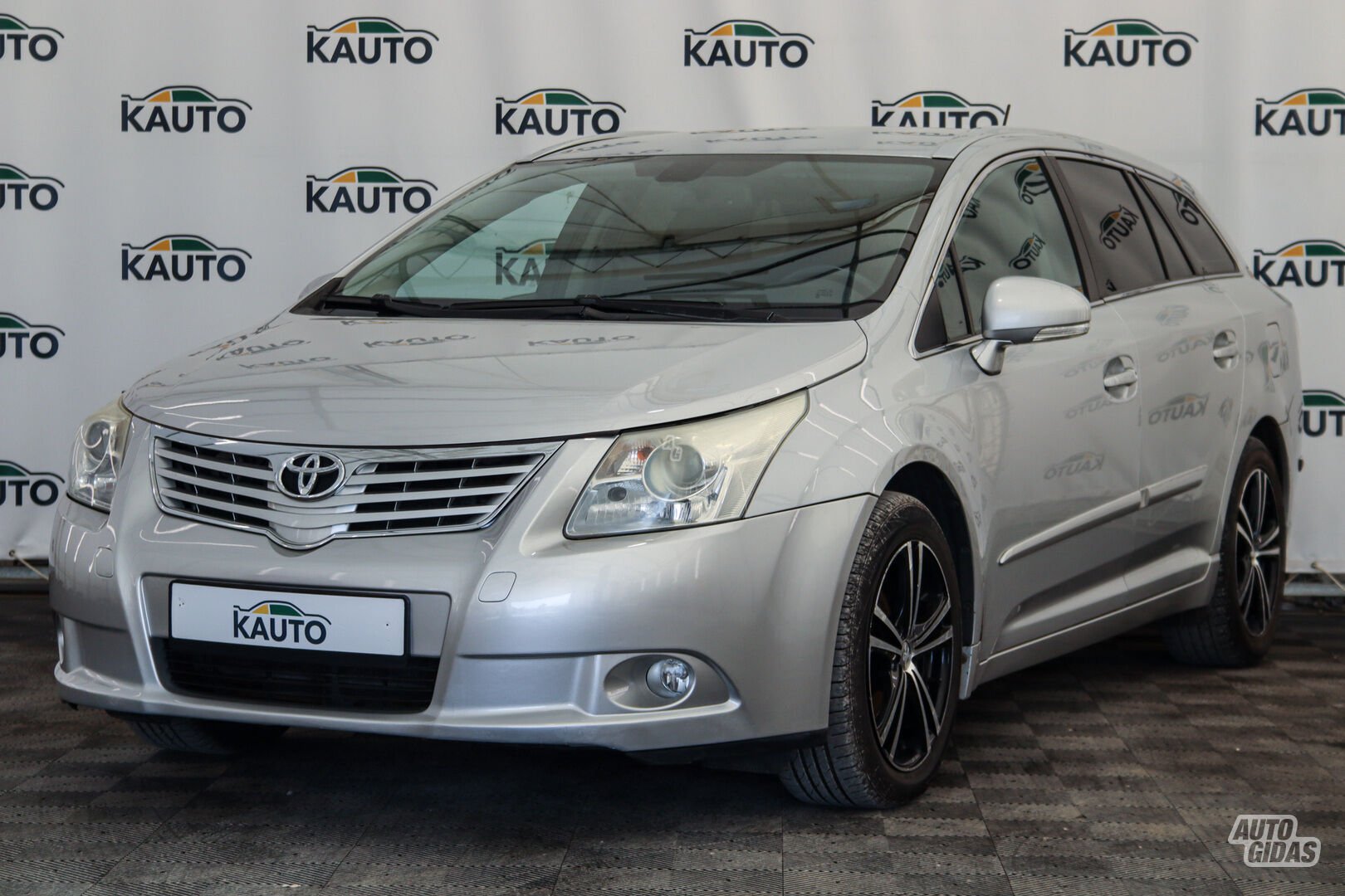 Toyota Avensis 2009 y Wagon