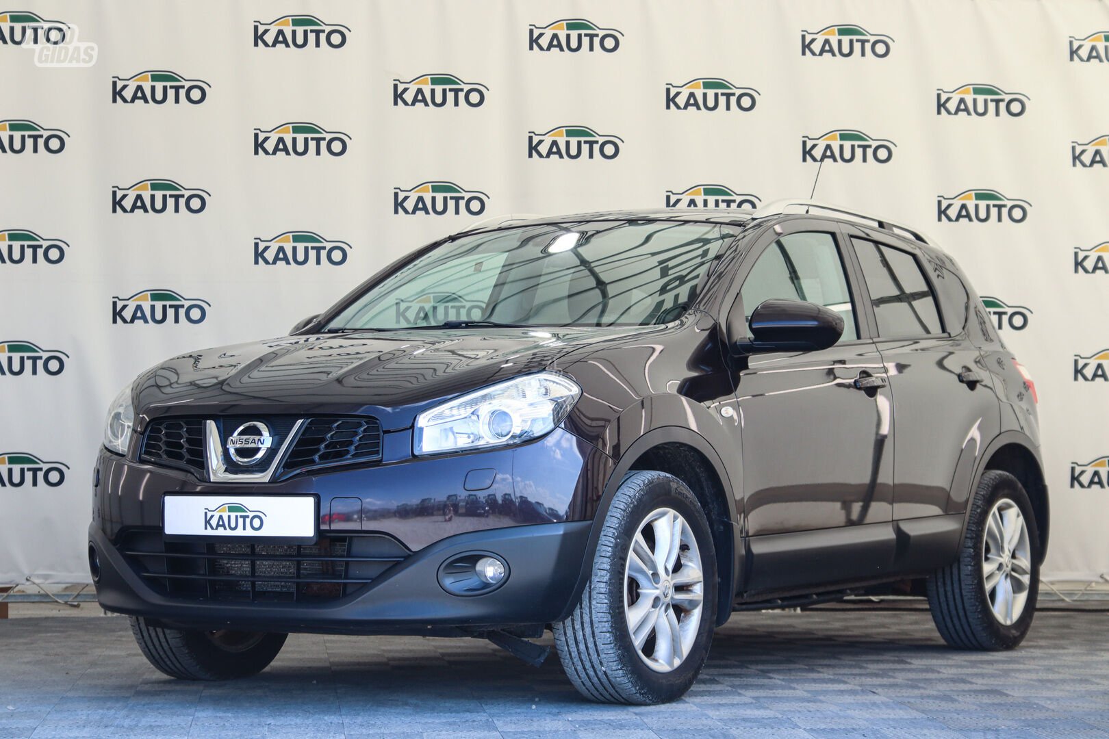 Nissan Qashqai 2012 г Внедорожник / Кроссовер