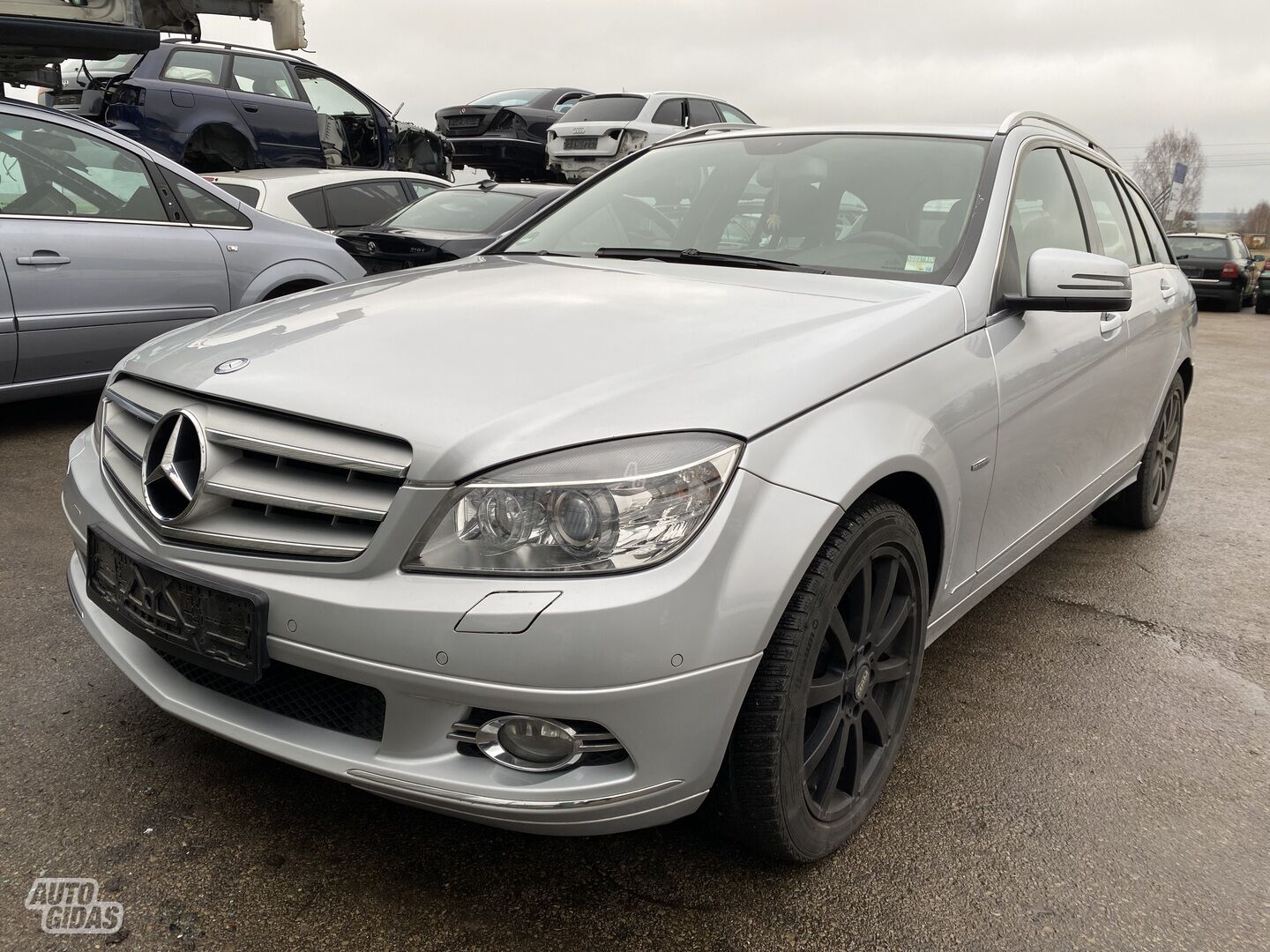 Mercedes-Benz C 220 S204 2010 y parts