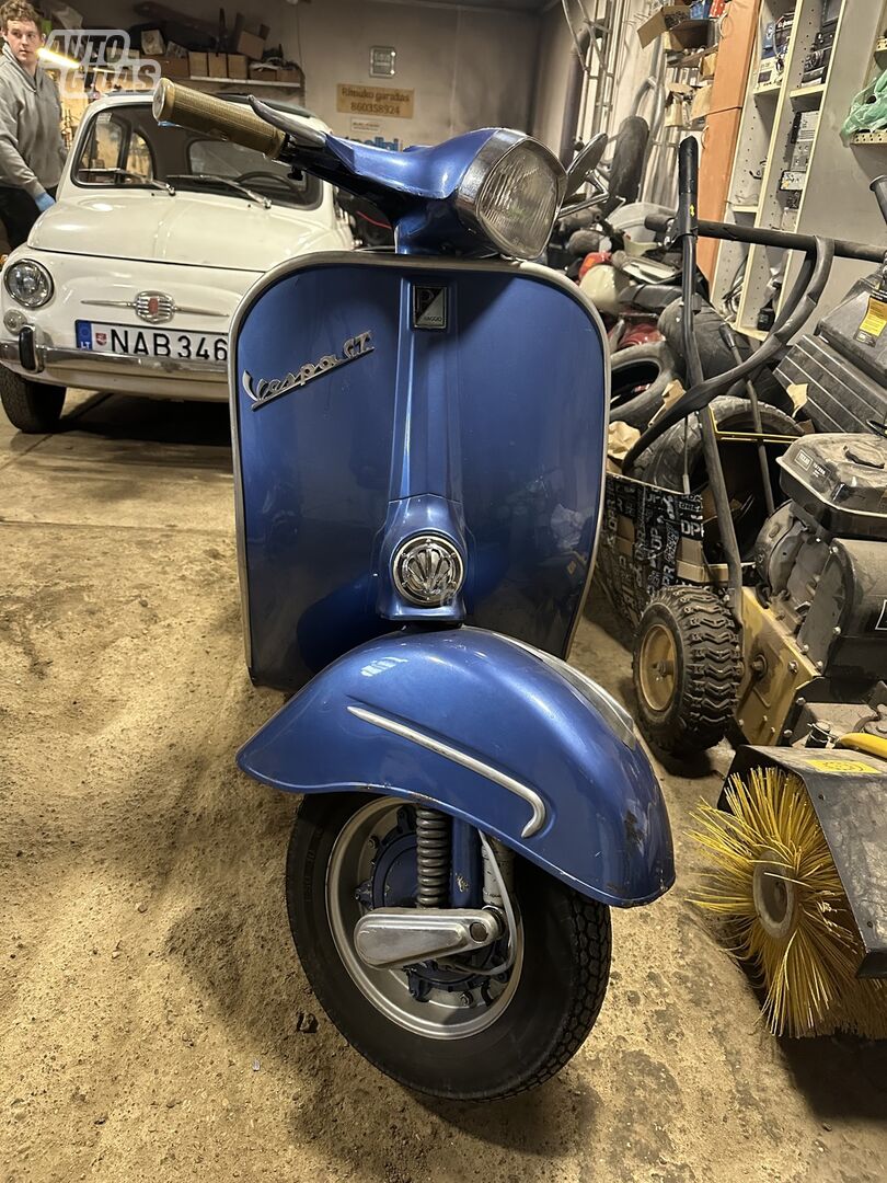 Piaggio Vespa 1964 y Scooter / moped