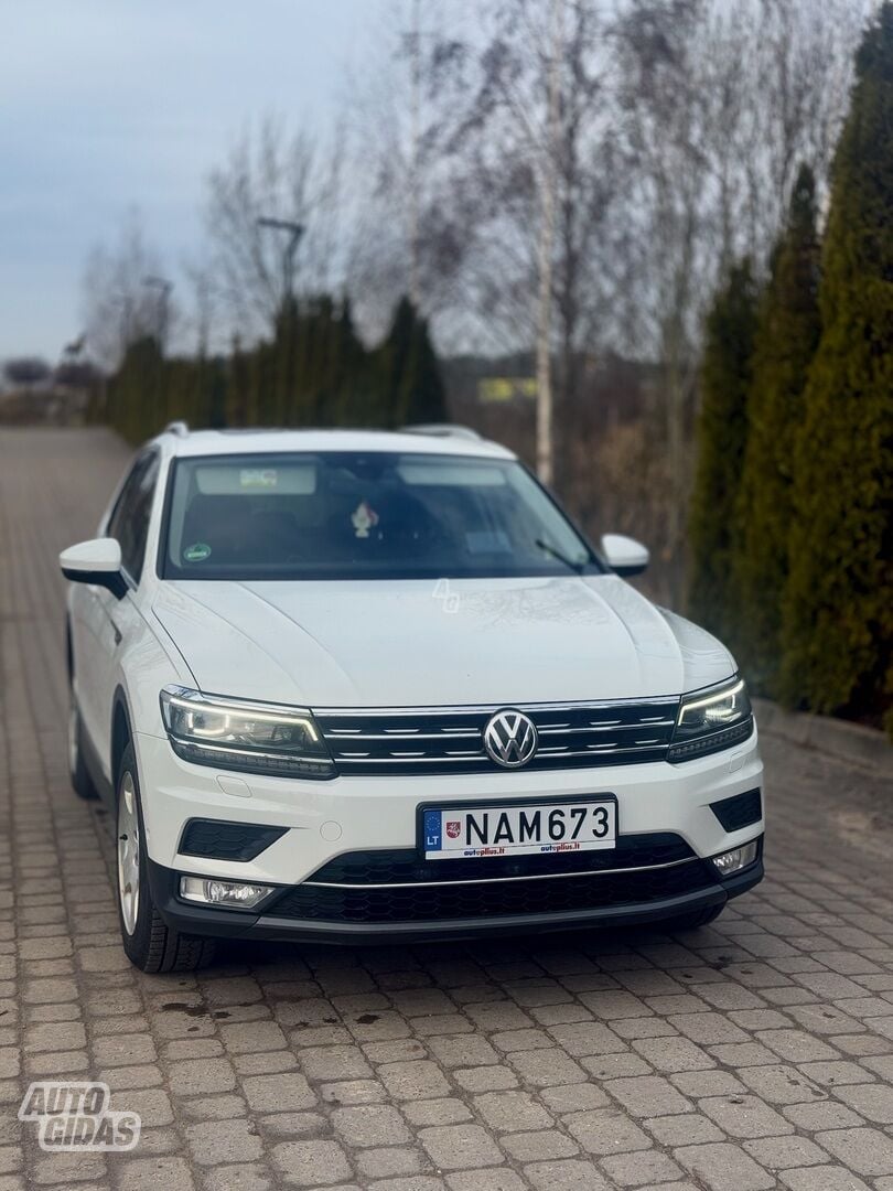 Volkswagen Tiguan 2017 г Внедорожник / Кроссовер