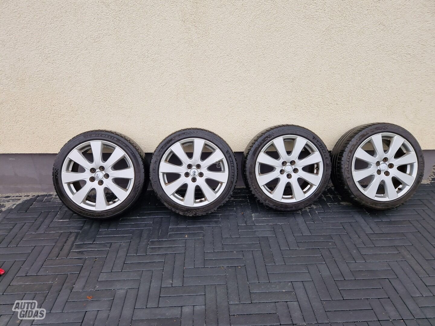 Toyota Avensis light alloy R17 rims