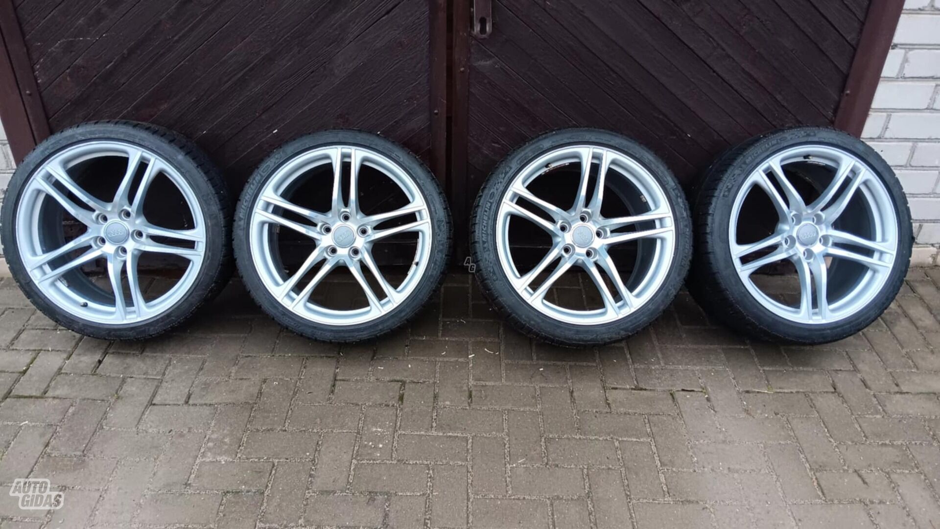 Light alloy R19 rims