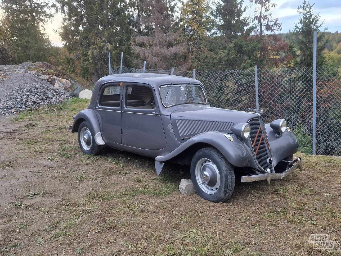 Citroen 1949 m Hečbekas