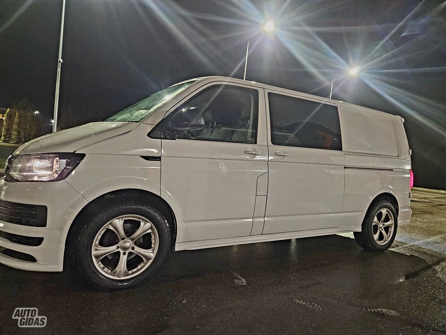 Volkswagen Transporter 2011 y Minibus