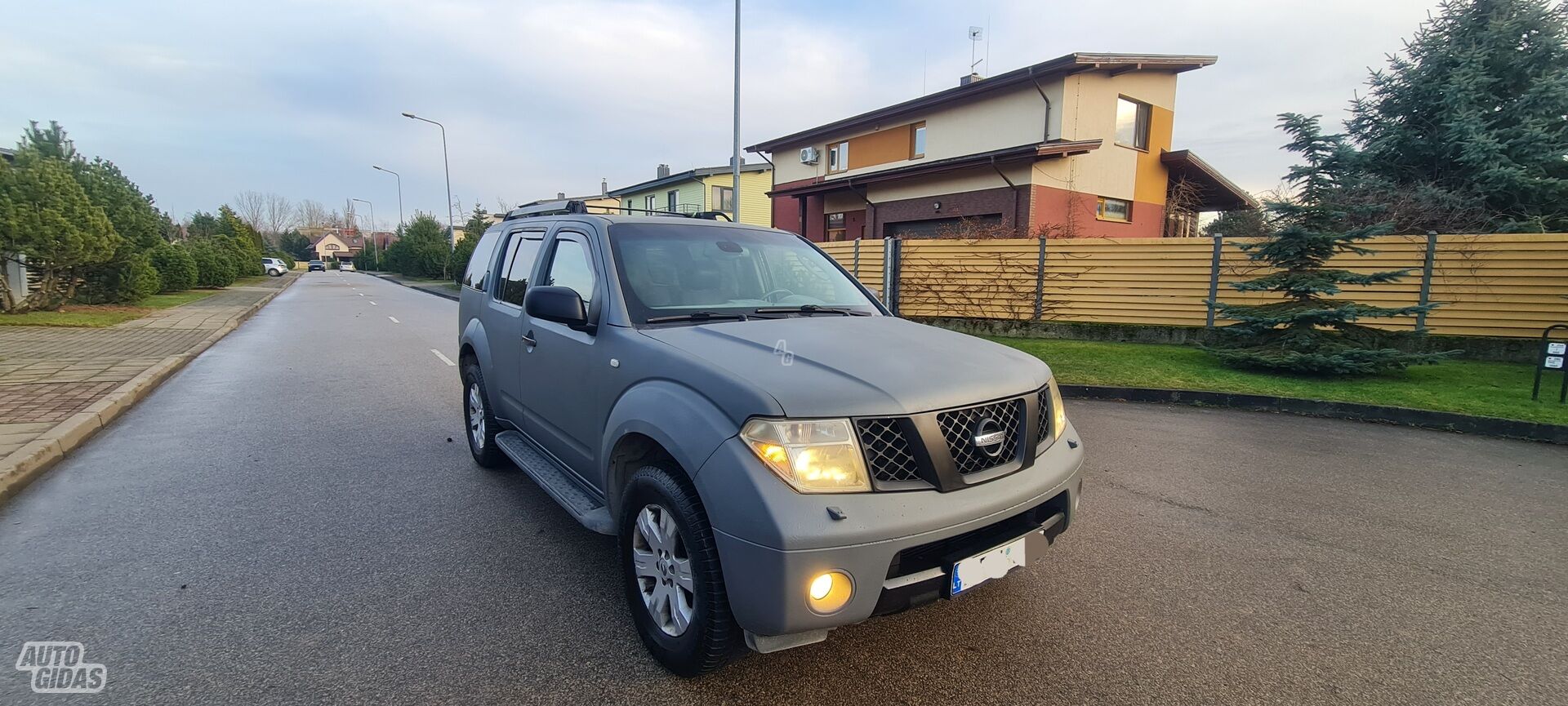 Nissan Pathfinder 2005 г Внедорожник / Кроссовер