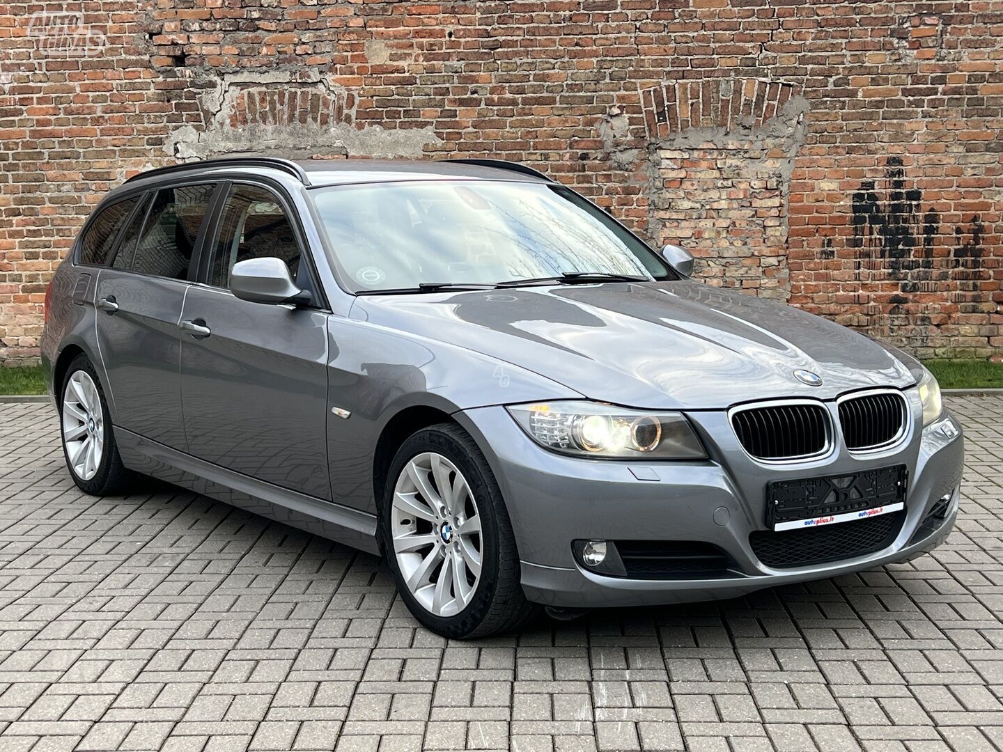 Bmw 320 2011 m Universalas