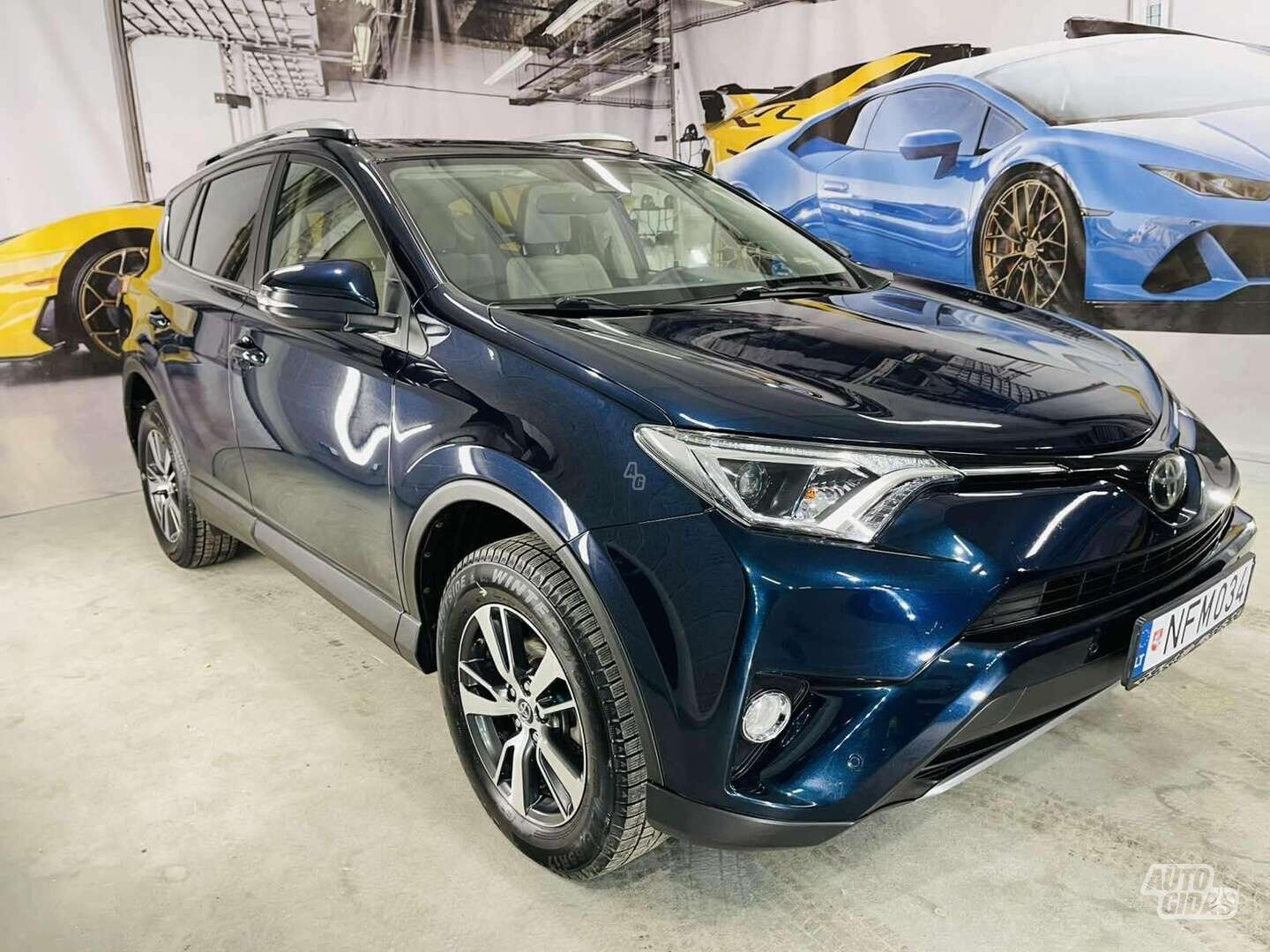 Toyota RAV4 2018 г Внедорожник / Кроссовер