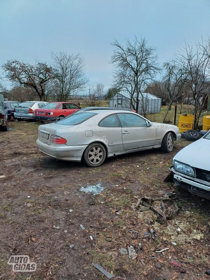 Mercedes-Benz Clk 200 2000 m dalys