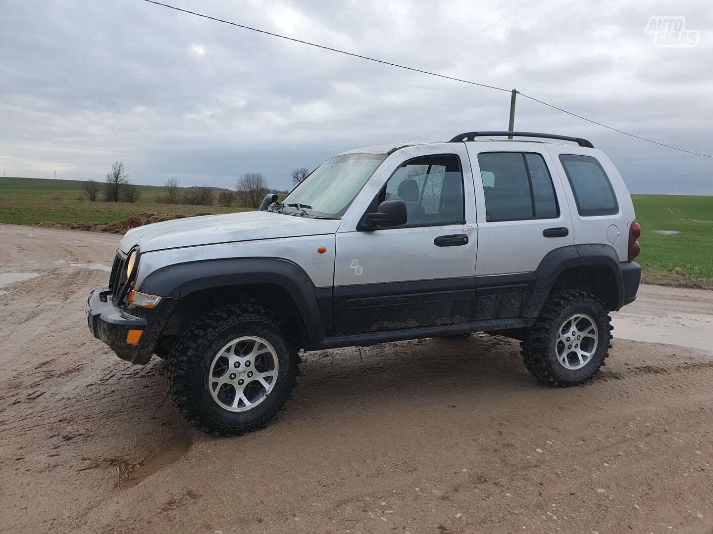 Jeep Cherokee 2005 y Off-road / Crossover