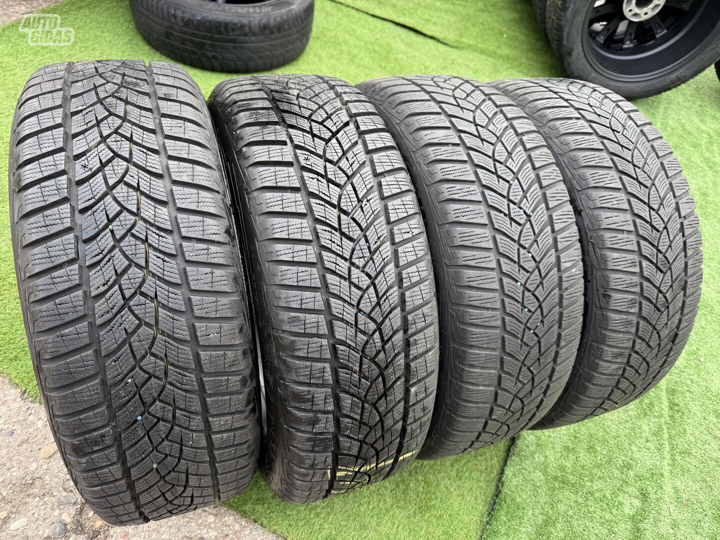 Goodyear Siunciam, 5+8mm  R17 зимние шины для автомобилей