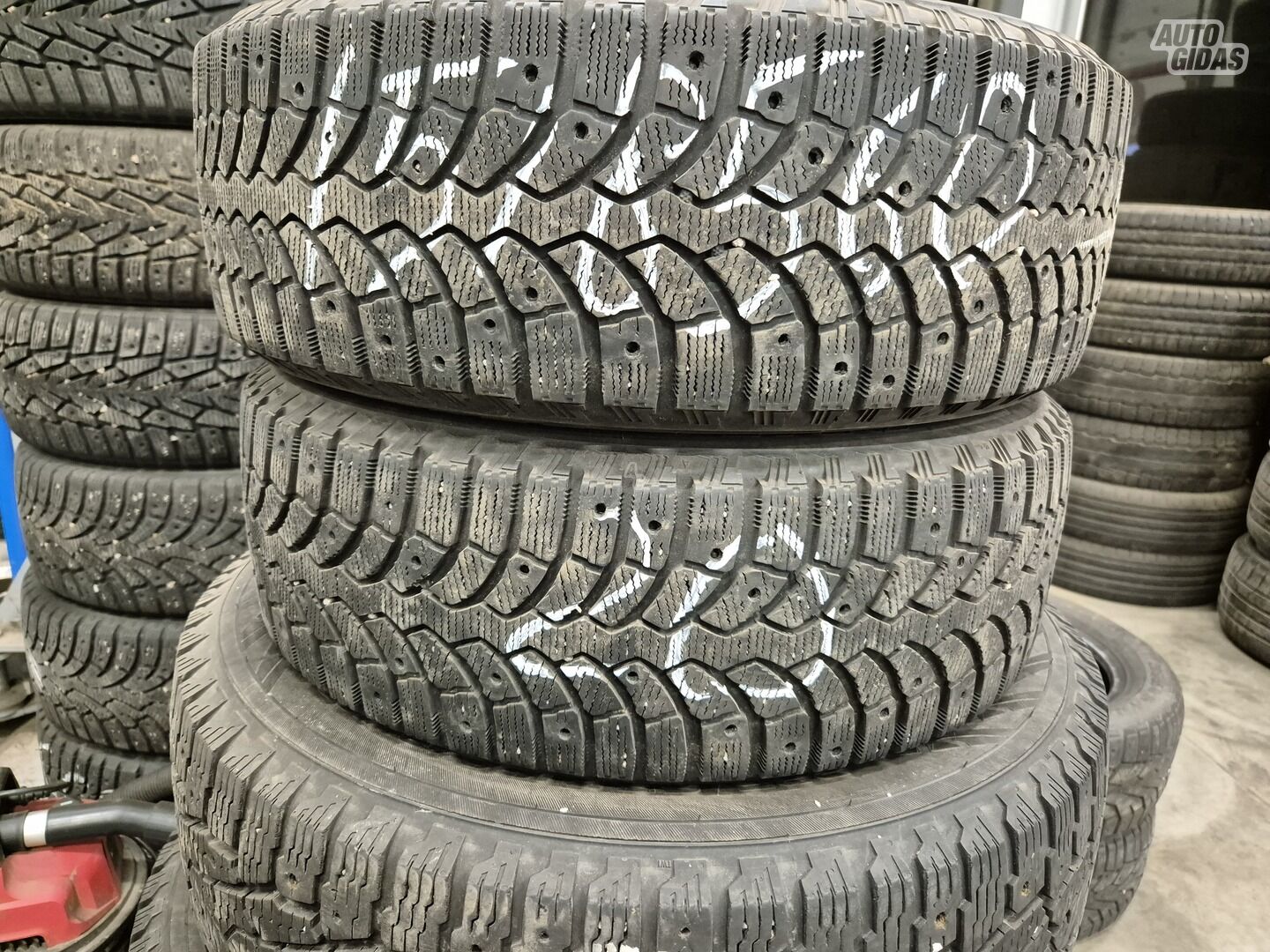 Bridgestone R15 зимние шины для автомобилей