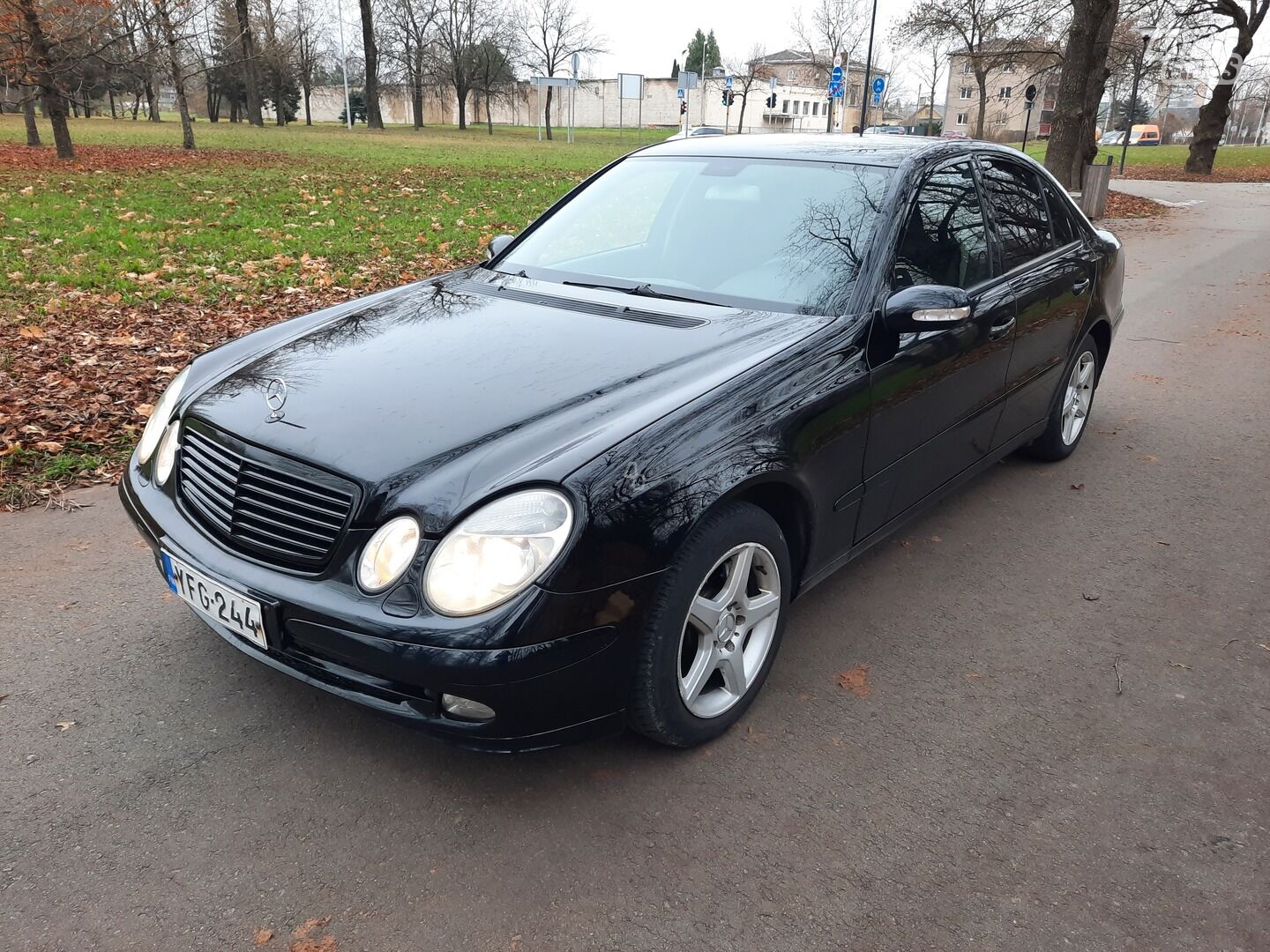 Mercedes-Benz E 200 2004 y Sedan