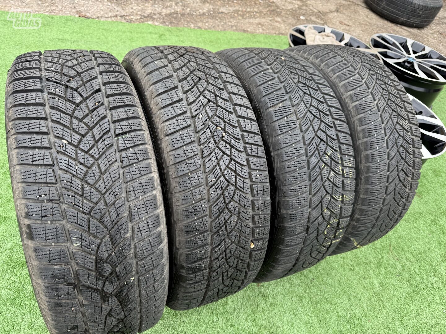 Goodyear Siunciam, 7-8mm 2021 R17 winter tyres passanger car