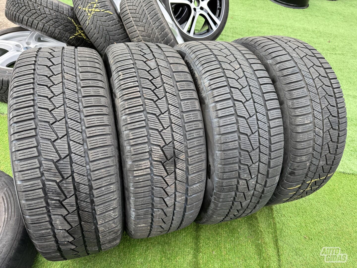 Continental Siunciam, 6-7mm 2020 R19 winter tyres passanger car