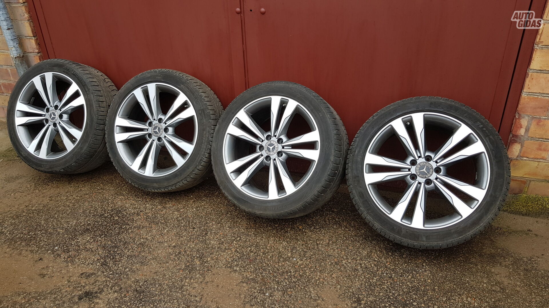 Mercedes-Benz light alloy R19 rims