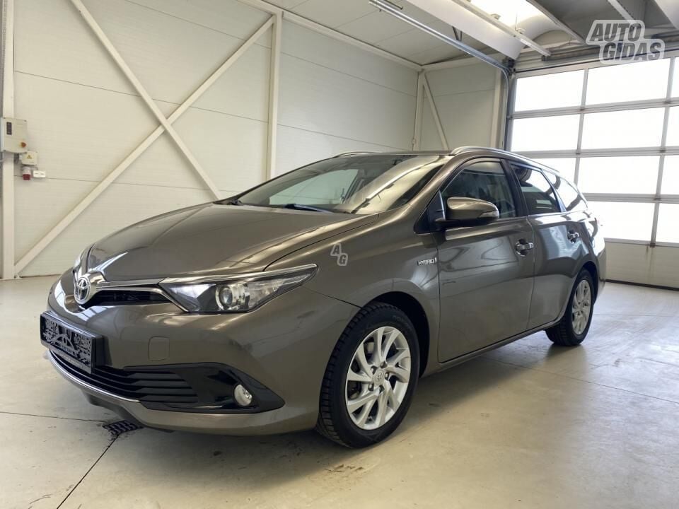 Toyota Auris 2016 г Универсал