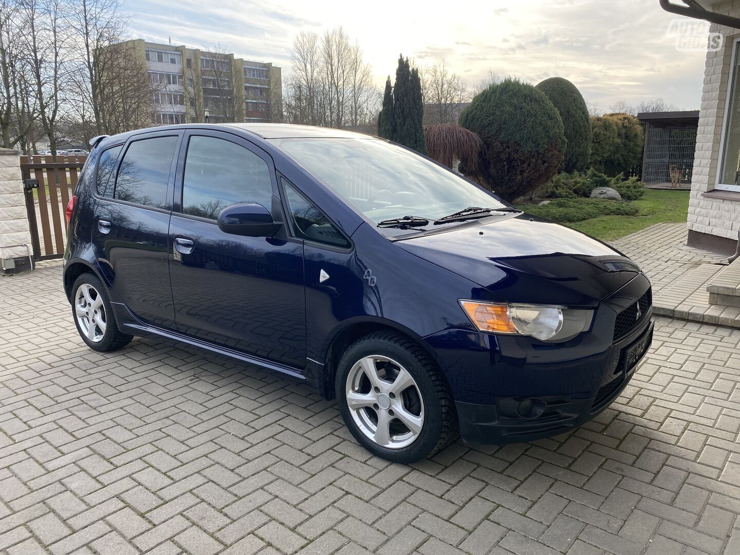 Mitsubishi Colt 2012 г Хэтчбек