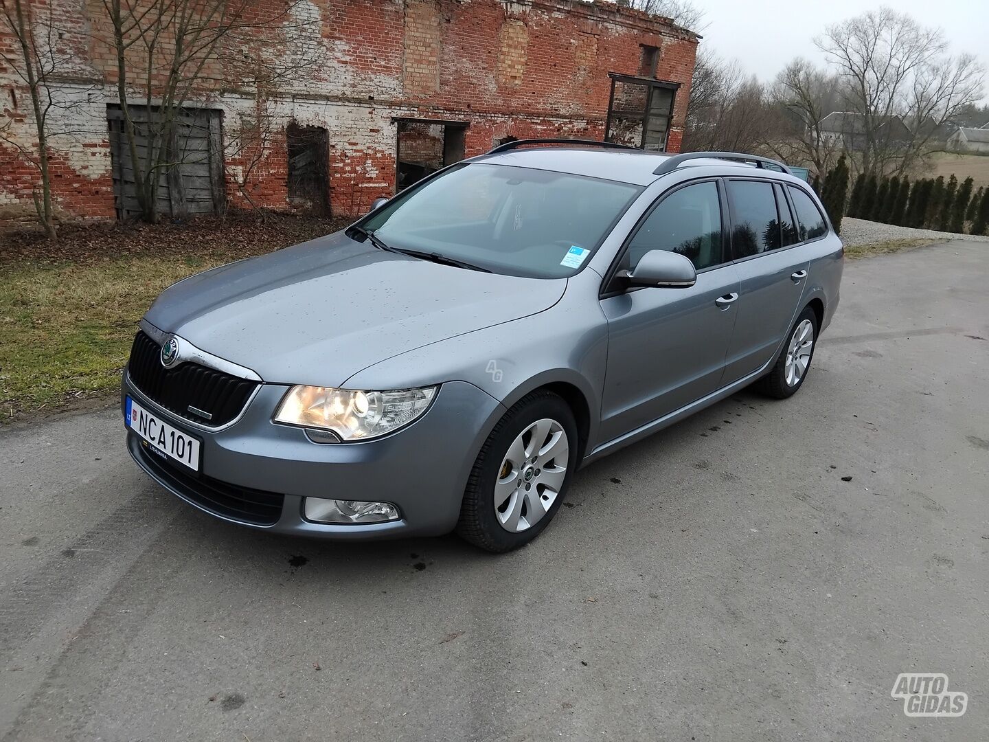 Skoda Superb TDI 2011 y