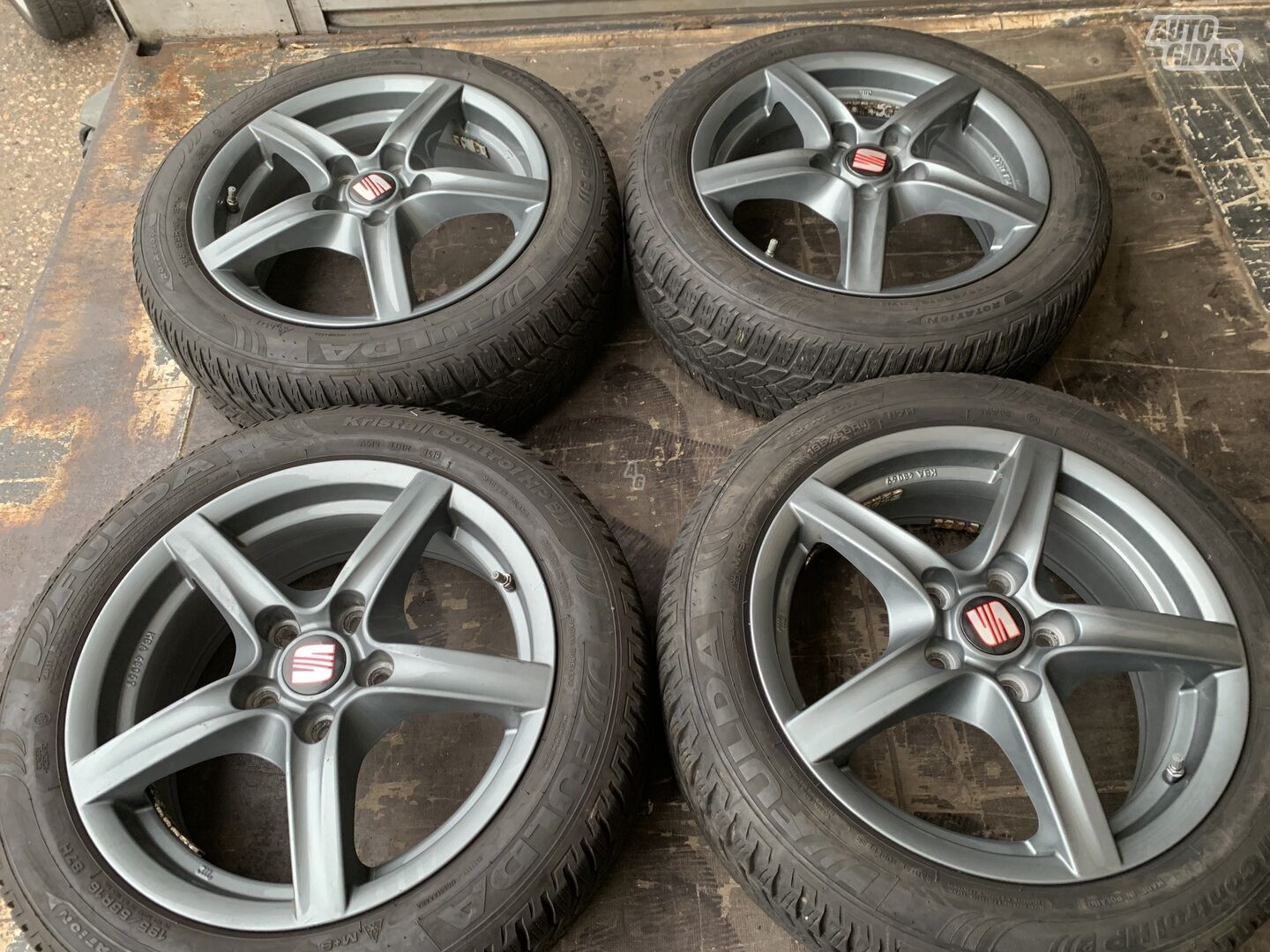 Seat Siunciam, 6,5J ET42 light alloy R16 rims