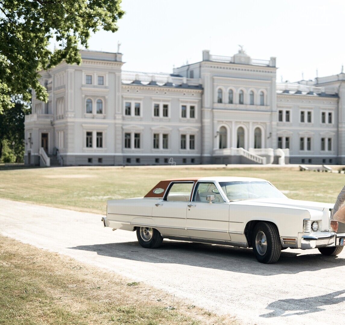 Lincoln Continental 1977 m Sedanas