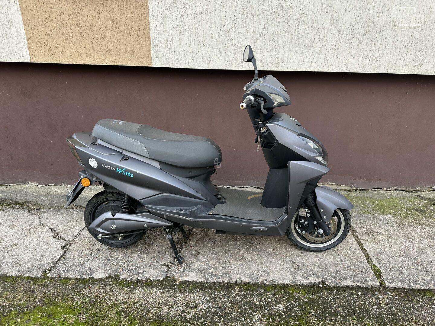 Opai EM005 2021 y Scooter / moped