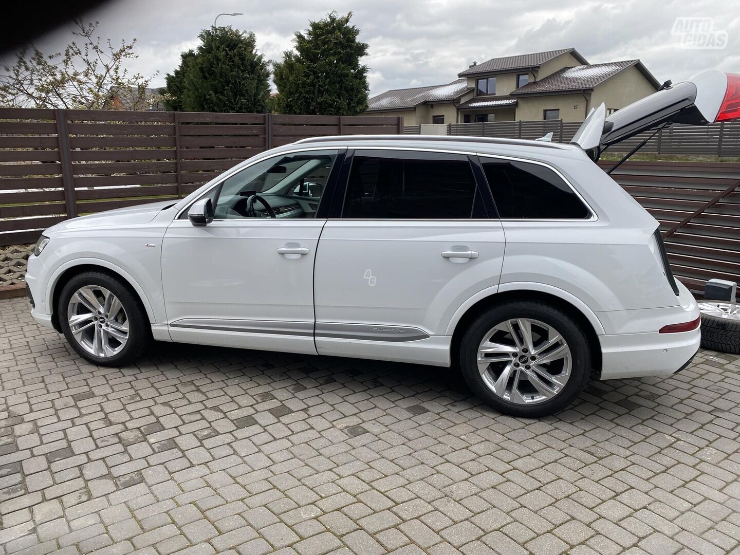 Audi Q7 2015 y Off-road / Crossover