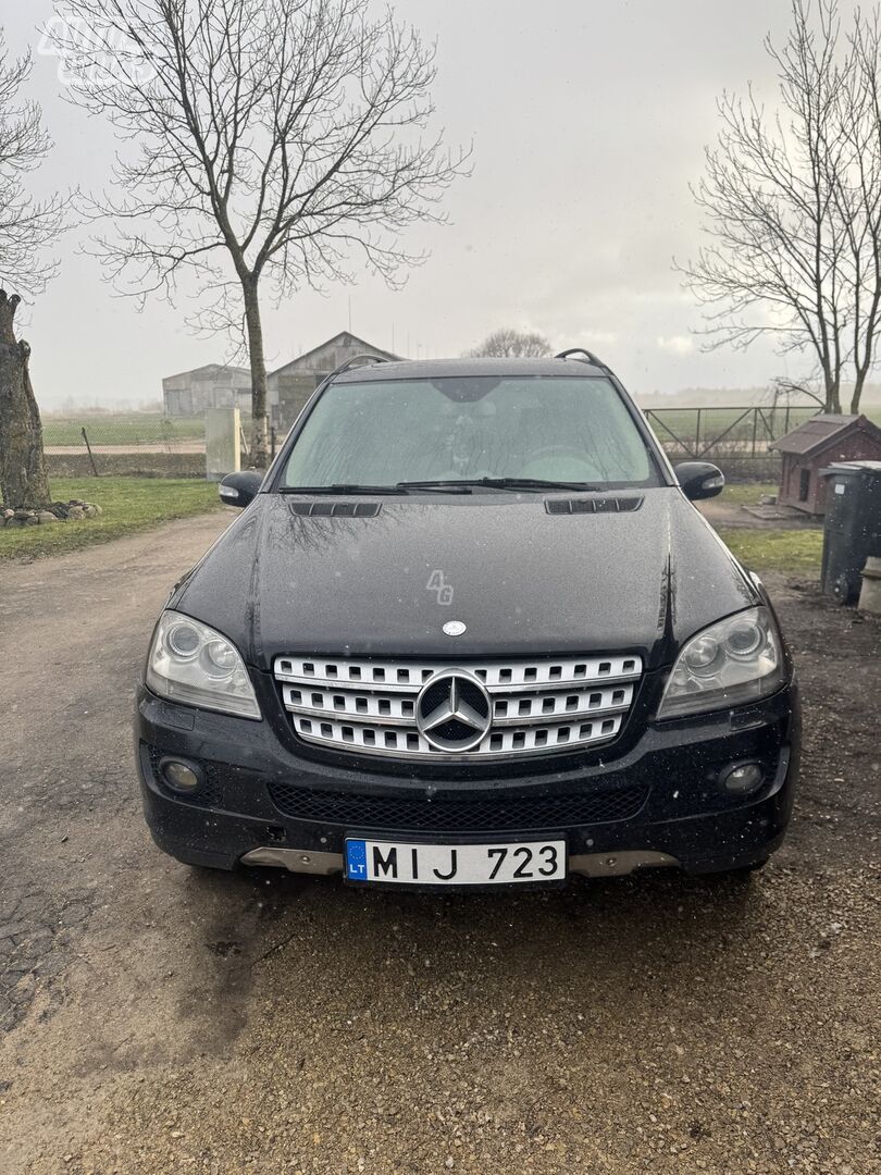 Mercedes-Benz ML 320 2007 г Внедорожник / Кроссовер