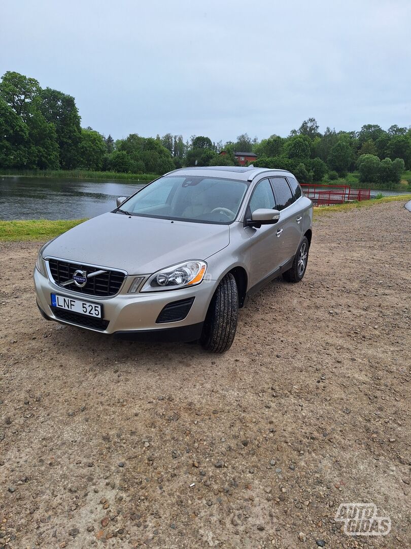 Volvo XC60 2012 г Внедорожник / Кроссовер