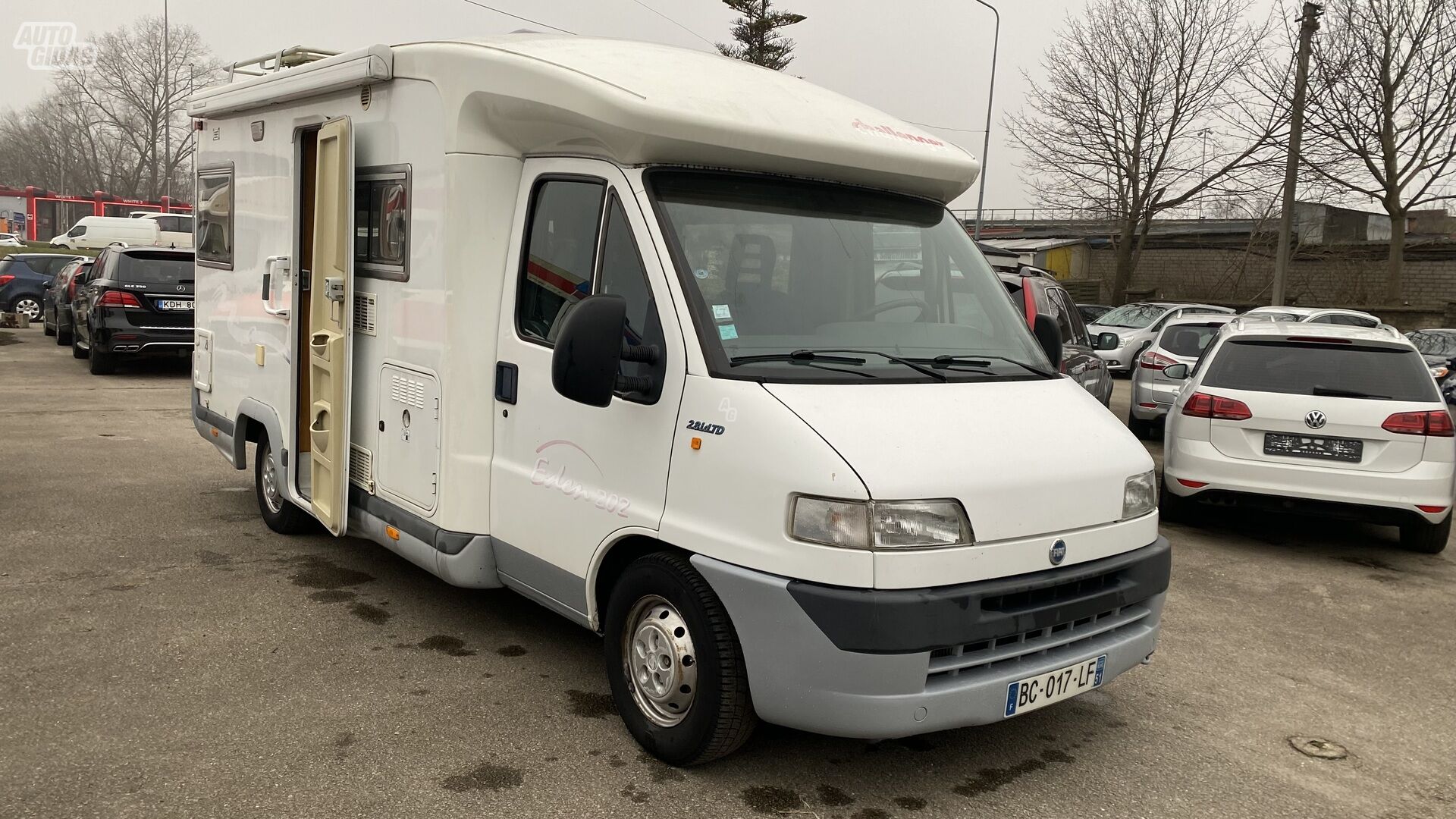 Challenger Eden 202 2000 г Туристский автомобиль