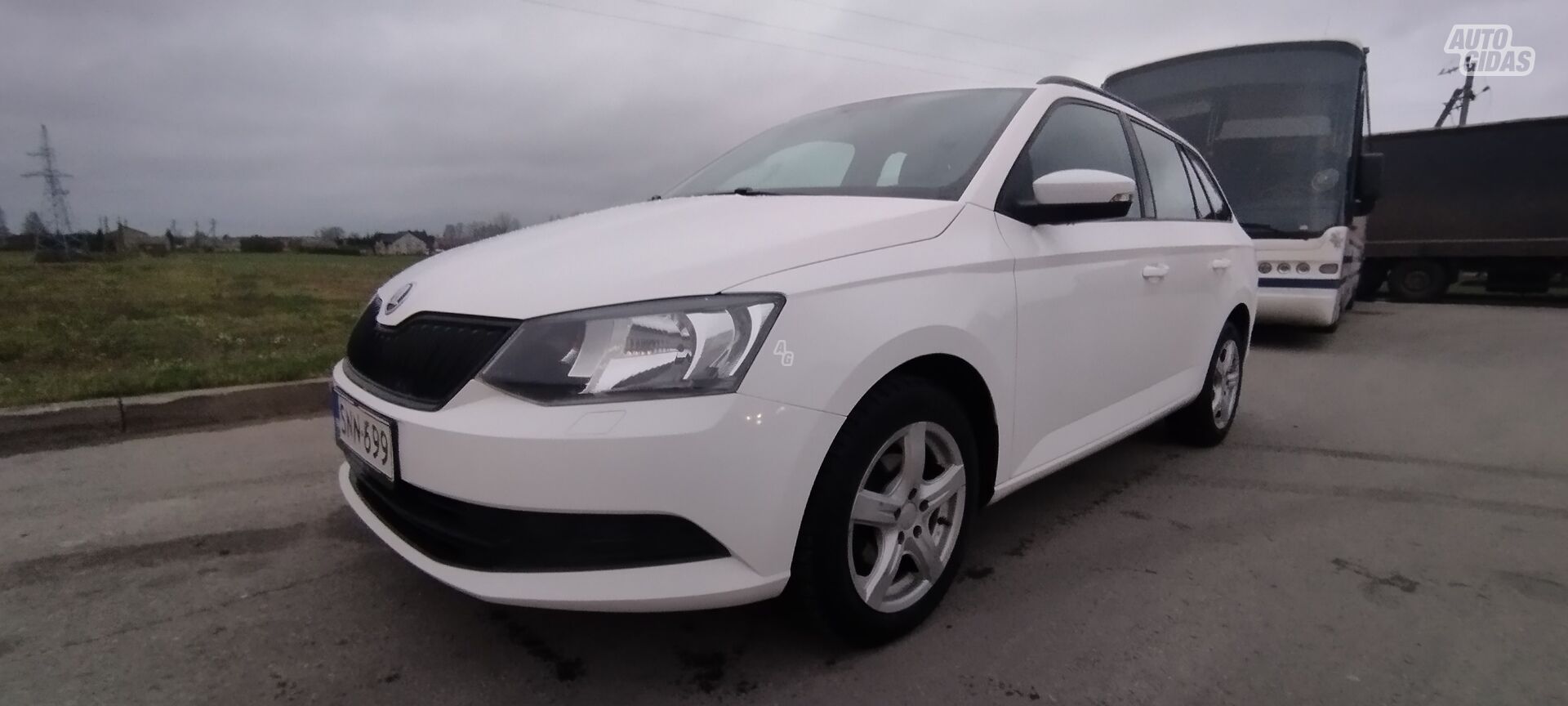 Skoda Fabia MPI 2015 y