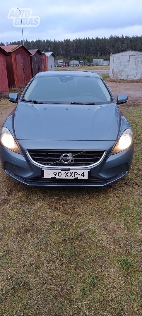 Volvo V40 2012 г Хэтчбек