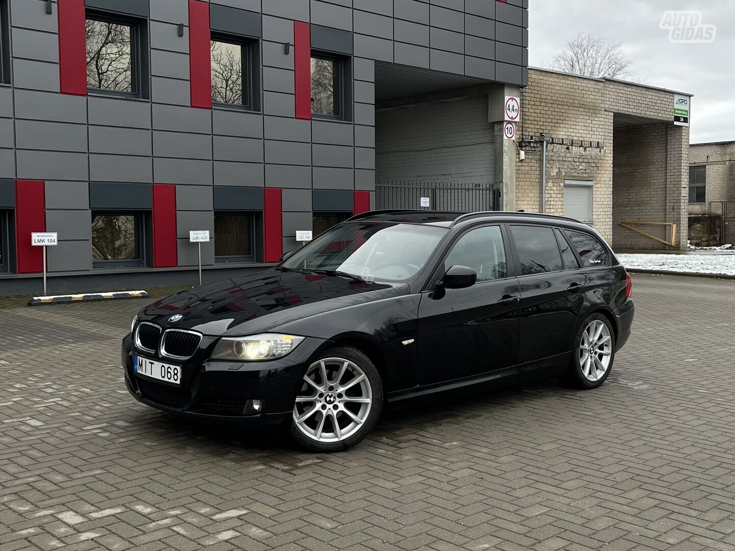 Bmw 320 2011 m Universalas