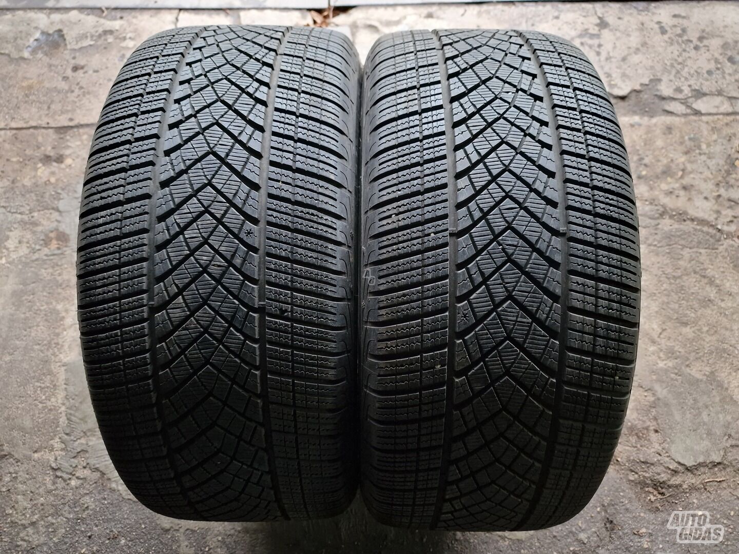 Goodyear UltraGrip Perfomance R20 winter tyres passanger car