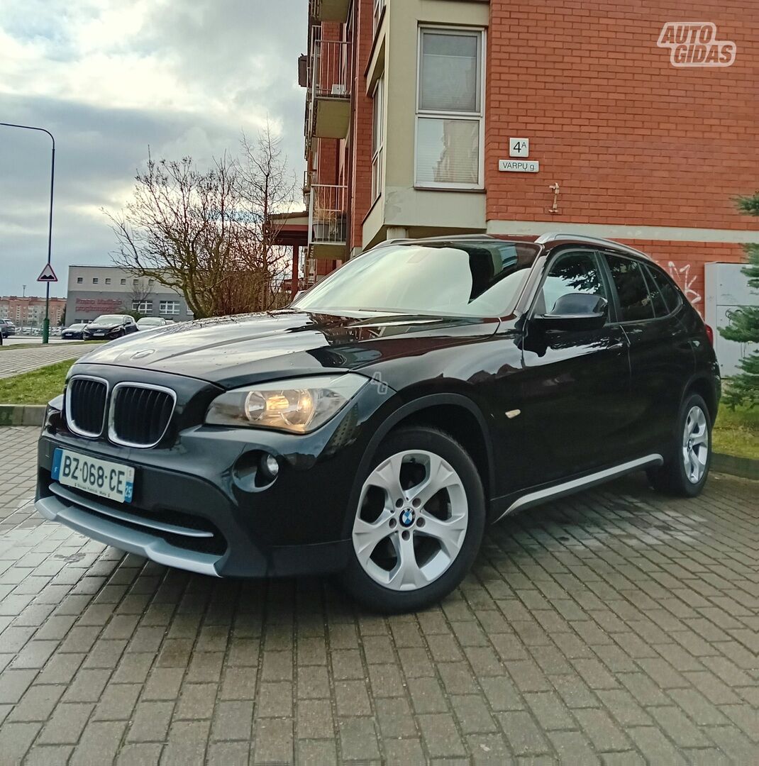 Bmw X1 2011 г Внедорожник / Кроссовер